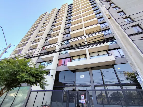 Amoblado, Frente A Estación Metro Tren San Bernardo