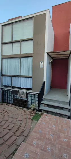 Vendo Amplia Casa Central Ideal Inversión  (100513)