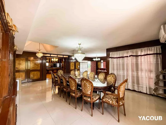 Casa En Venta - 5 Dormitorios 7 Baños - Cochera - 1.150mts2 - Ringuelet 