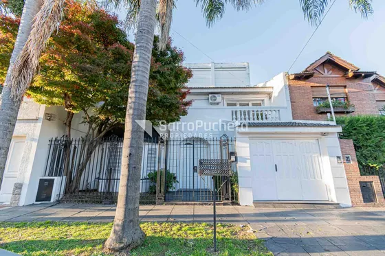 Venta Casa 5 Ambientes Con Jadin, Piscina, Quincho Y Cochera En Villa Sarmiento