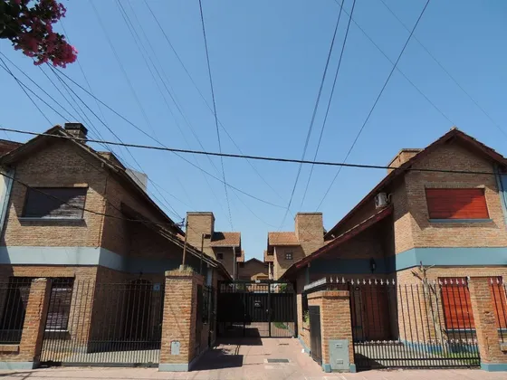 Venta Dúplex 4 Amb. C/cochera Al Frente. Temperley