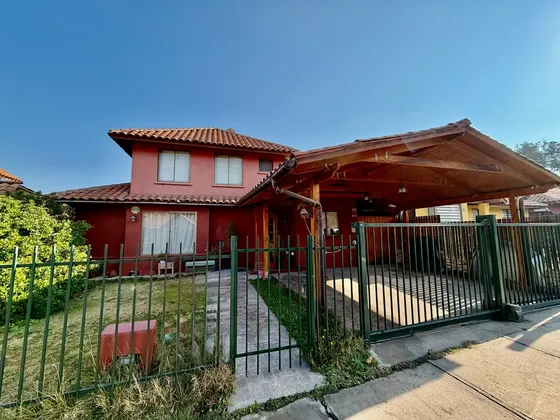 Casa En Venta En Hacienda El Peñón | 4 Dormitorios | 3 Baños
