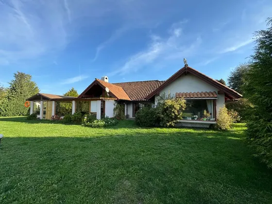 Maravillosa Casa En Uno De Los Sectores Más Exclus...