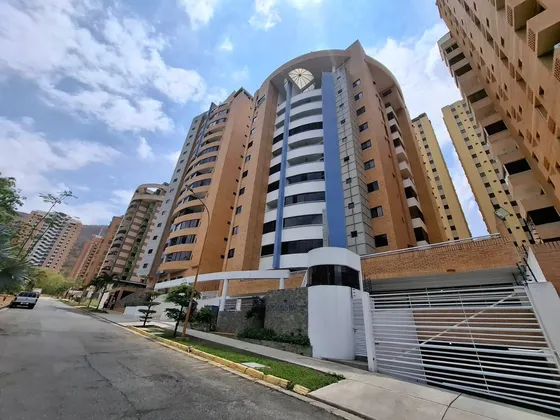 Iris Henrnandez Alquila Bello Apartamento En  La Trigaleña. Valencia. Carabobo