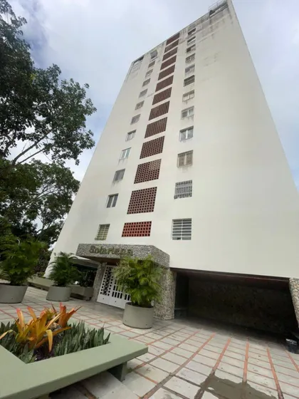  Fp 287972   Se Vende Apartamento Totalmente A Remodelar, Urb Lomas Del Este. Valencia Solo Clientes