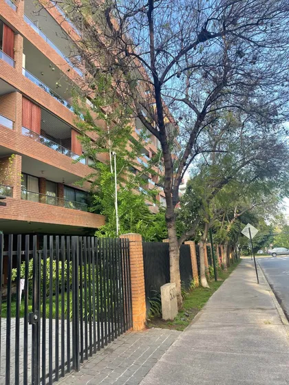 8.300uf. Vende Dueño Dpto. En Vitacura, Recién Remodelado. 