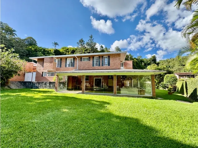 Se Vende Casa 710m2 6h+2s/7b/8p La Lagunita