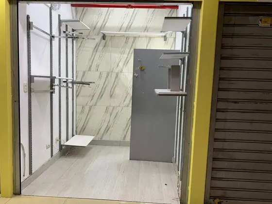 Local Comercial 4.7 M2 En C.c. Fin De Siglo | Excelente Ubicación. Pll-453