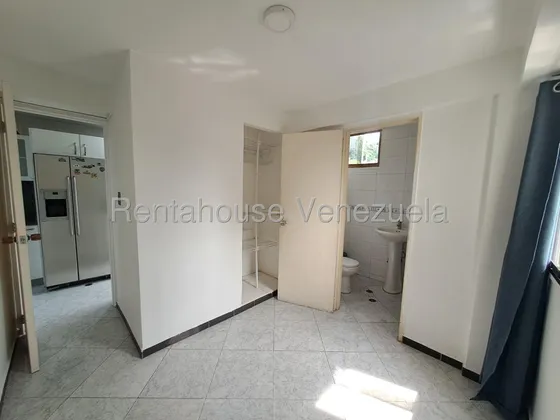 Apartamento En Alquiler Santa Paula Mls #25-21722