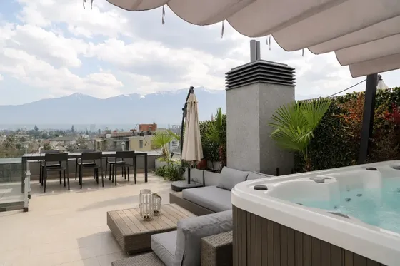 Penthouse Amoblado Con Vistas Despejadas, Rooftop Y Jacuzzi