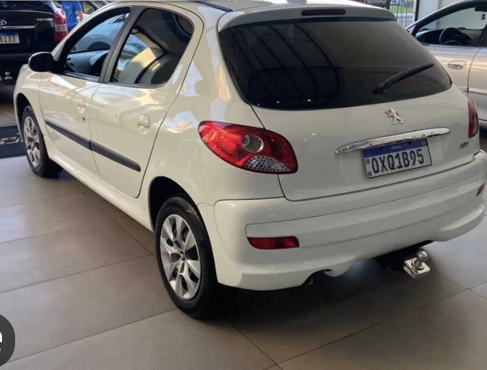 Peugeot 207 2011 1.4 Quiksilver Flex 5p — foto 3