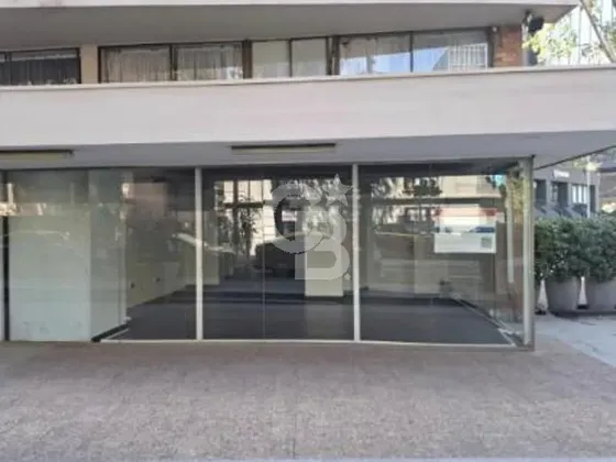 Amplio Local Comercial Puerta Del Golf