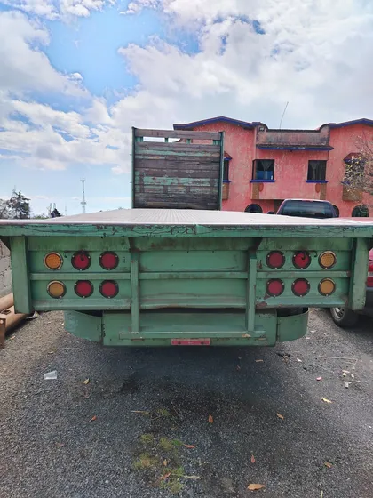 Carrocería Plataforma Para Torton De 7 Metros Lista