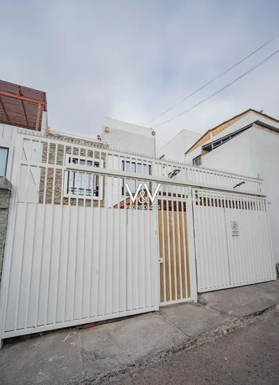 Se Arrienda Casa Sector Sur De Iquique.