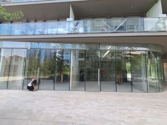 Local En Arriendo Planta Libre Con Uso Y Goce De Terraza