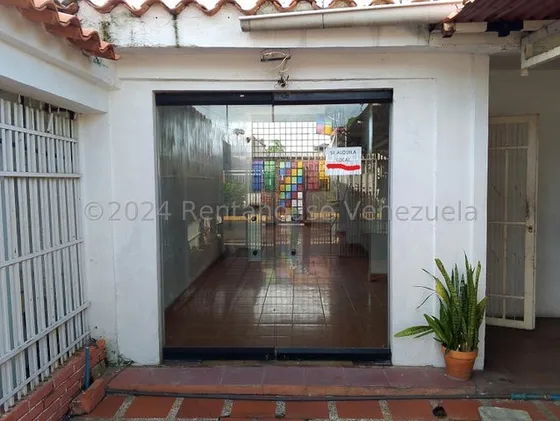 Local Comercial En Alquiler En Cabudare Urb Las Mercedes A Pie De Calle Alta Seguridad Cod 25 5227 Comunicate Soy Gabi Irastorza                                                                        