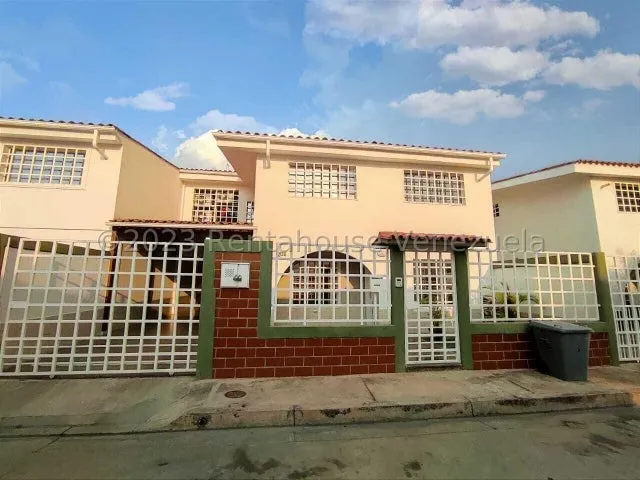  Townhouse En Venta Villas Del Sol Ii, La Morita I, Planta Electrica 100%,  Pozo Propio.  25-14555  More
