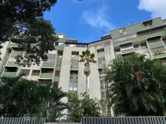 La Urbina !! Ph Duplex 159m2, Ámplias Áreas Sociales, Terraza Interna Con Parrillera Y Jacuzzi. Edif. De 6 Pisos, Calle Tranquila Y Cerrada Vigilancia 24/7, Sin Problemas De Agua.