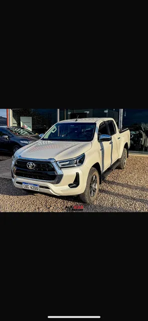 Toyota Hilux 2.7 D.cab. Srv 4x4