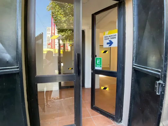 Casa Para Institución O Comercial