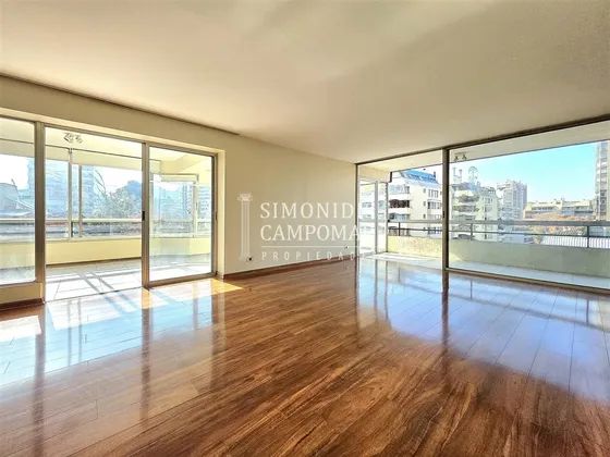 Departamento En Venta De 4 Dorm. Providencia Metro Tobalaba