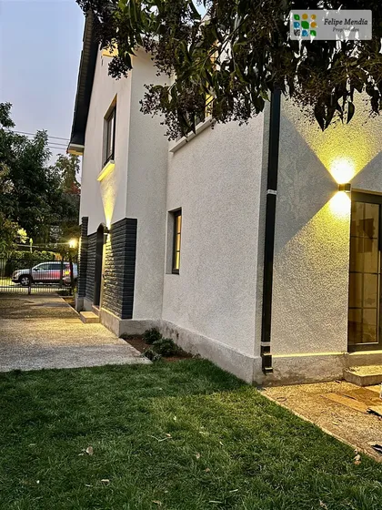Completamente Remodelada, 3 Dorm, 4 Baños, Estar, Jardín 