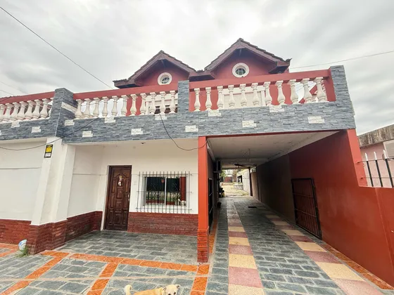 Vendo Excelente Casa 600m2 (ubicación Con Salida Dos Calles)