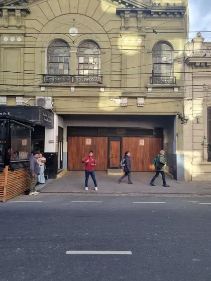 Venta, Cochera, Centro De Avellaneda, Cubierta Y Fija