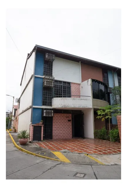 Town House En Nueva Casarapa (venta)