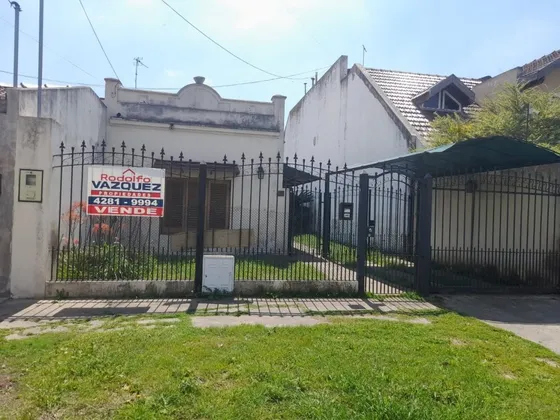 Hermosa Casa Con Gran Lote!!! Oportunidad!