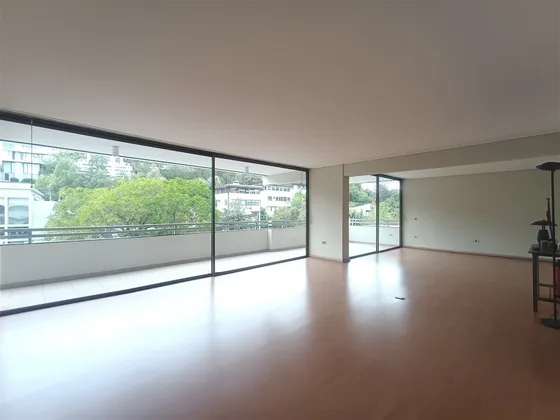 Departamento De Piso Completo, 3 Dorm Y 4 Baños. Las Condes 