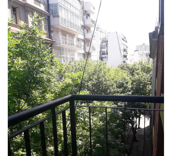 Excelente Semipiso De 2 Ambientes Al Frente C/balcón + Cochera.