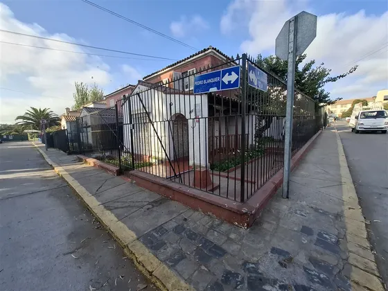 Casa En Venta De 4 Dorm. En La Serena