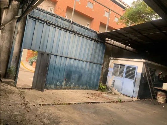Galpón  714.42m2 Alquiler/venta El Paraíso Con Excelente Ubicación