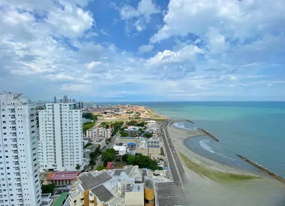 Hermoso Apartamento Con Vista Al Mar Y A La Ciudad Cod. 24440