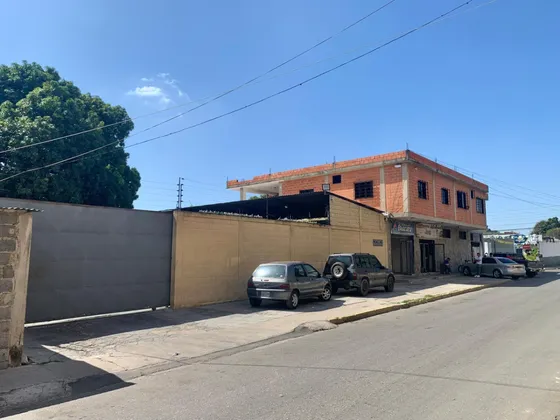 Edificio Comercial En Centro De Guacara, Guacara. (sirmat-09)