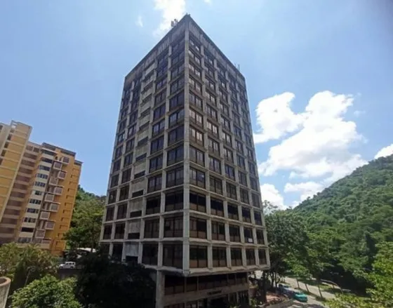 Oficina En Venta. San Luis - El Cafetal. Pc.
