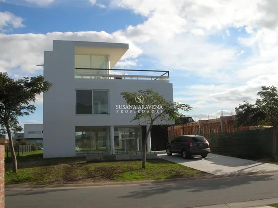 Casa  En Venta En Los Lagos, Nordelta, Tigre
