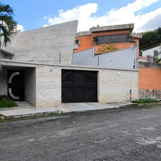 Casa En Altos De Guataparo, Valencia Edo Carabobo, Luisa Mezones Vende.