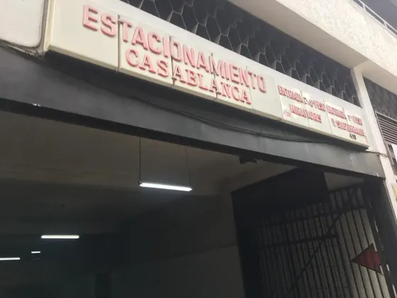 Arriendo Estacionamiento Para Vehículo