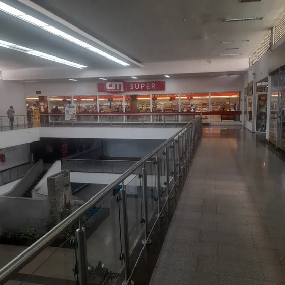 Bello Local En Pasillo Central Plaza Las Americas. Canon Negociable