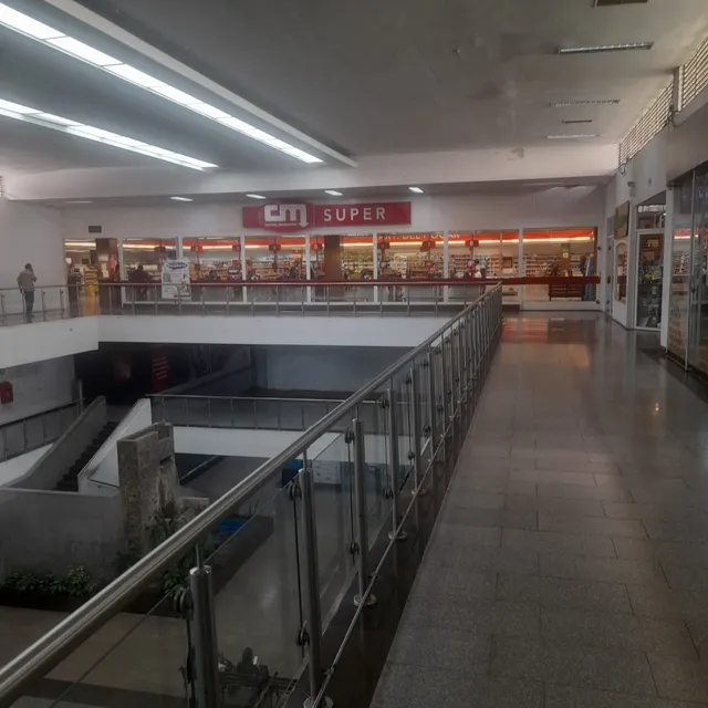 Bello Local En Pasillo Central Plaza Las Americas. Canon Negociable
