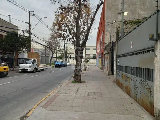 Espectacular Edificio De 4 Pisos Plantas Libres, Arriendo