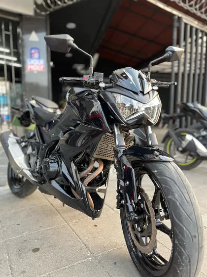 Kawasaki Z300 Edición Especial #71/100 - Modelo 2019