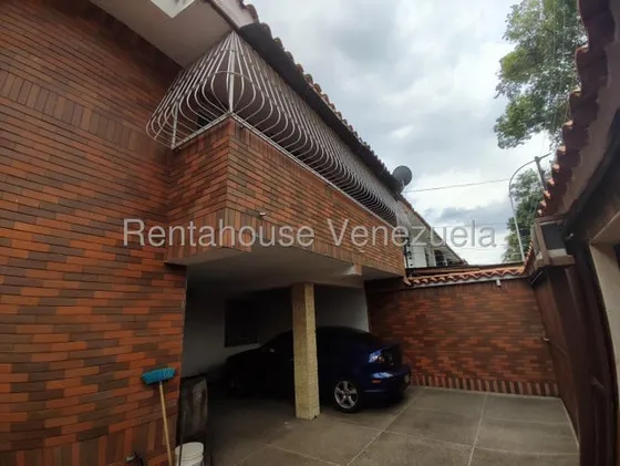 Casa Venta  300 Mts  Con Tanque Agua 10.000 Litros, Los Sauces Cerca Parque Negra Hipolita Valencia Carabobo Leida Falcon Lf25-21924