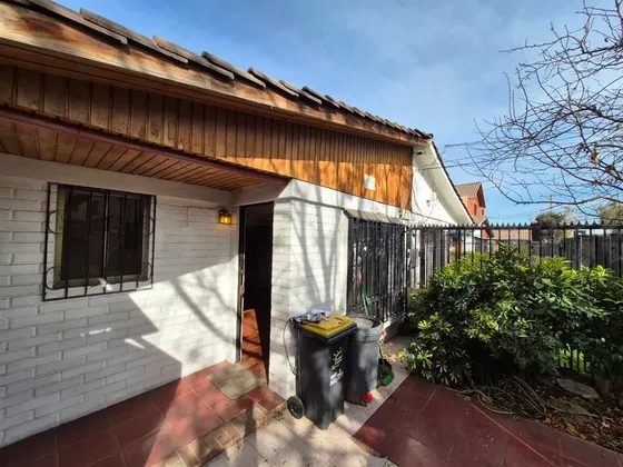Casa En Venta De 3 Dorm. En Maipú