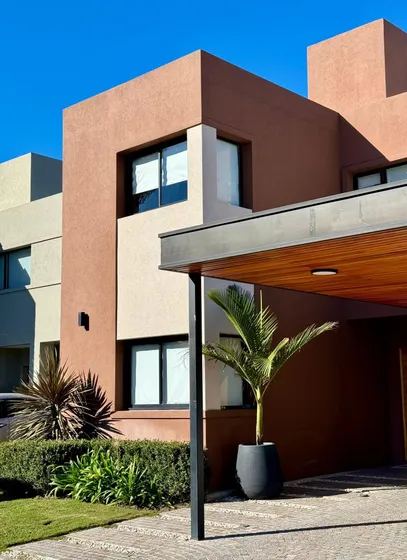 Casa En Venta 5 Ambientes En Maria Eugenia Rv Moreno