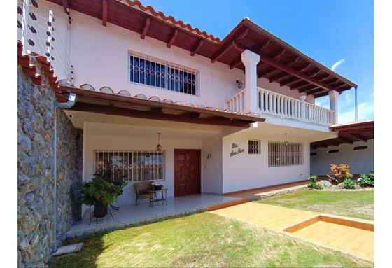Casa En Venta 600m2 Urb Los Picachos Los Teques 