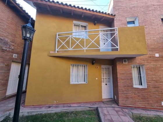 Alquiler Duplex Un Dormitorio Amoblado Con Cochera
