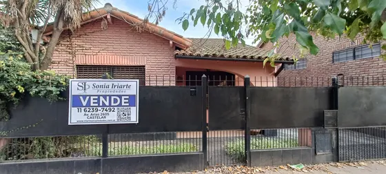 Casa 3 Ambientes Con Local A La Venta - Castelar